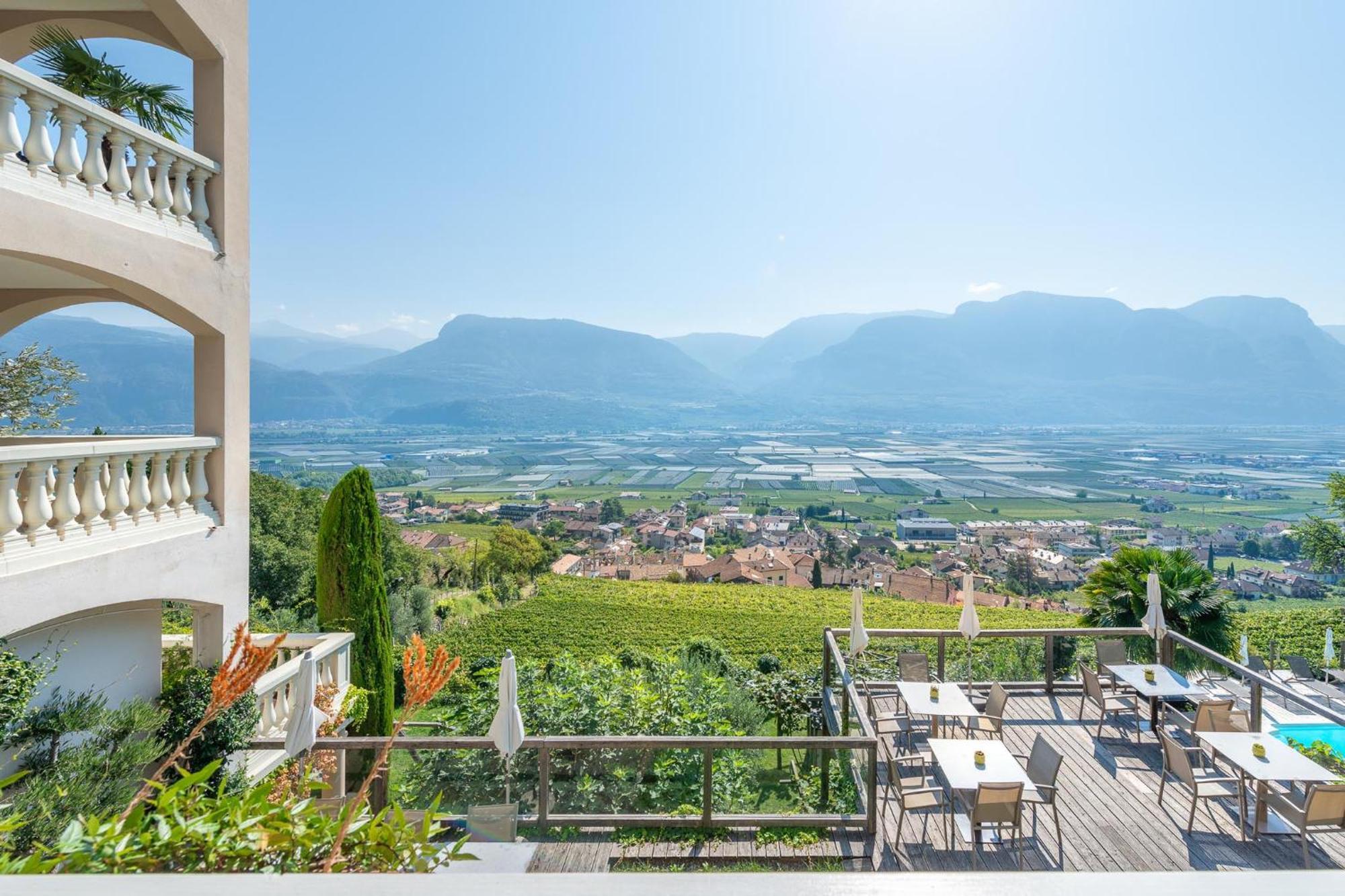 Panorama Aparthotel Termeno Exterior photo